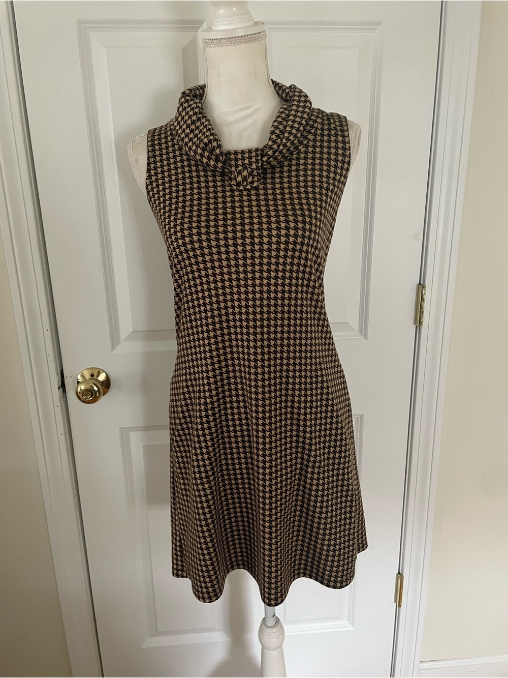 Alyn Paige Brown and Brown Houndstooth Cowl-Neck Midi Dress